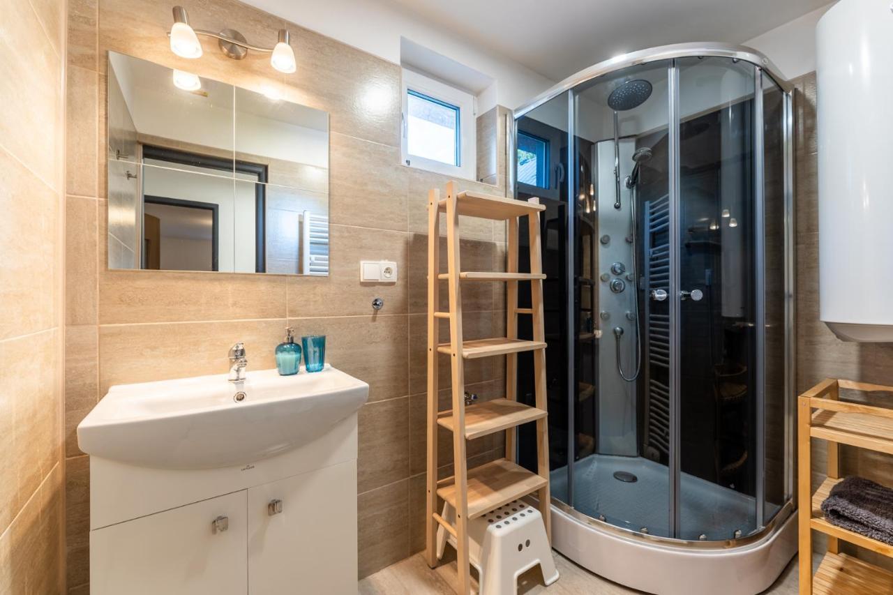 Apartman Liska V Peci - Apartmanovy Dum Horalka, เปตส์ปอตสเนซโค ภายนอก รูปภาพ